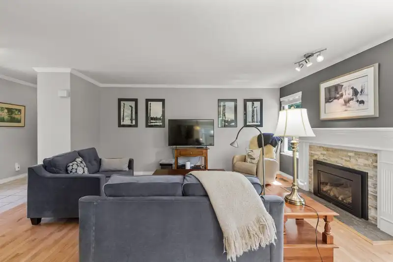 104 15121 19 AVENUE - photo 4 of 40