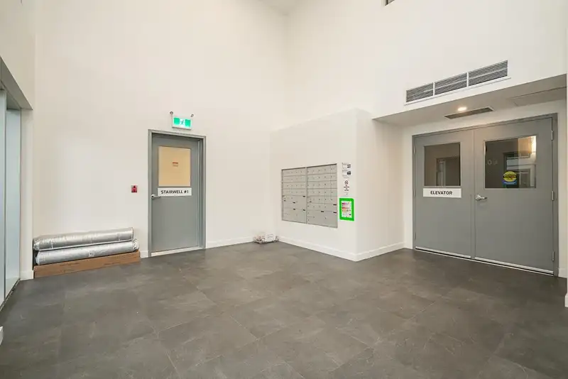 206 11913 BURNETT STREET - photo 3 of 27