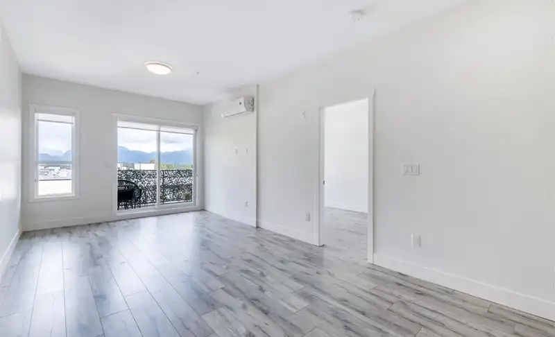 409 12310 222 STREET - photo 1 of 22