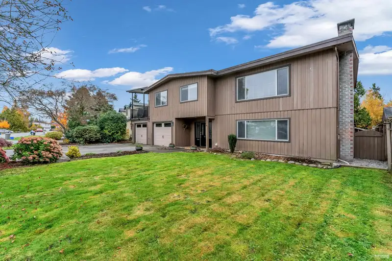 5814 GROVE AVENUE - photo 2 of 37