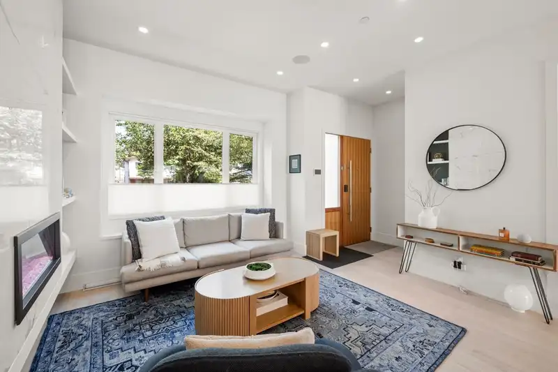 506 E 18TH AVENUE - photo 4 of 25
