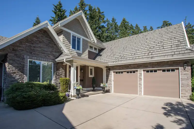14133 32A AVENUE - photo 1 of 40