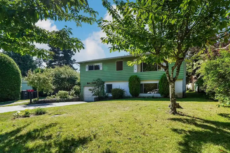 1955 LILAC DRIVE - photo 2 of 34