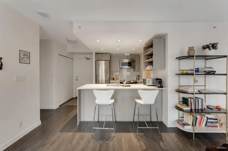 804 983 E HASTINGS STREET - photo 2 of 24