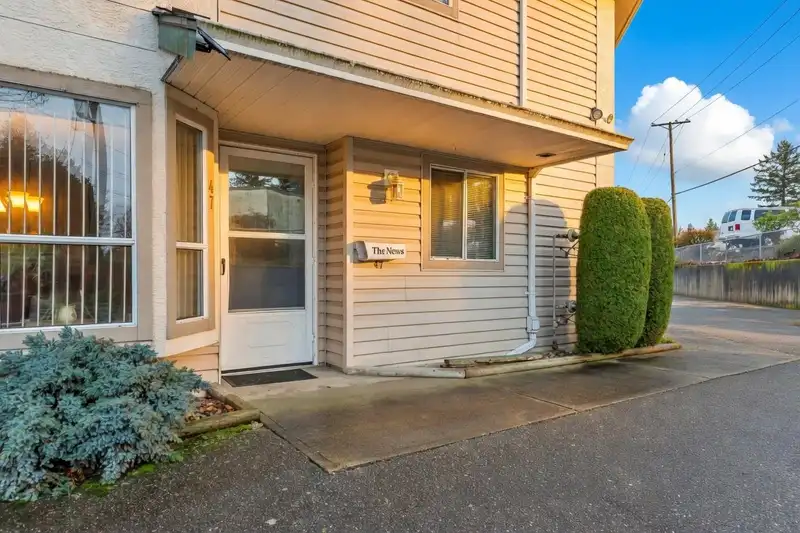 47 3380 GLADWIN ROAD - photo 3 of 38
