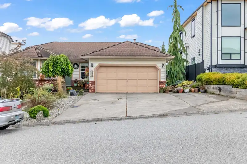 2830 CROSSLEY DRIVE - photo 1 of 23
