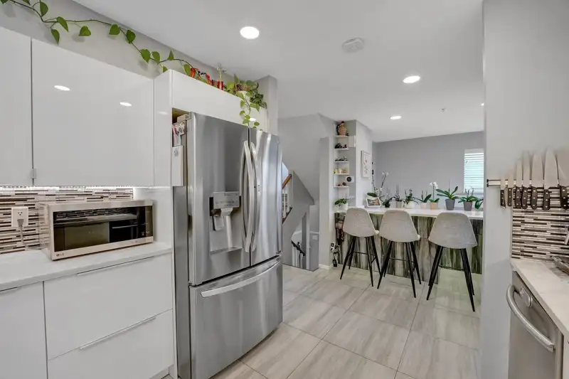 14 19160 119 AVENUE - photo 3 of 39