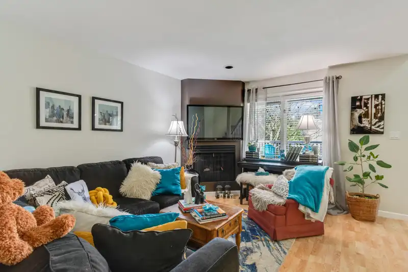 205 1518 BOWSER AVENUE - photo 2 of 39
