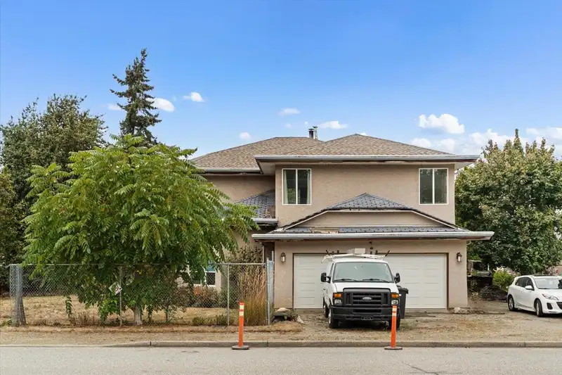 2203 WINDSOR STREET - photo 1 of 28