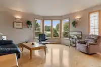 2203 WINDSOR STREET - thumbnail 6