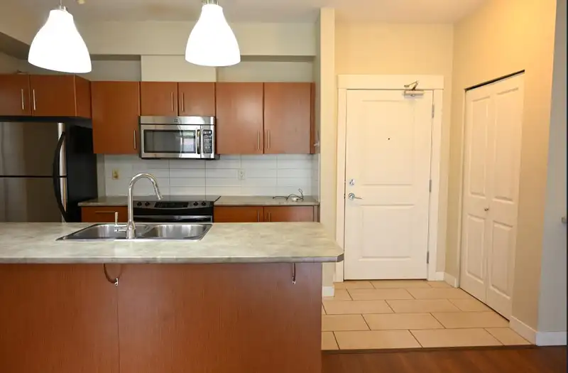 202 33545 RAINBOW AVENUE - photo 2 of 21
