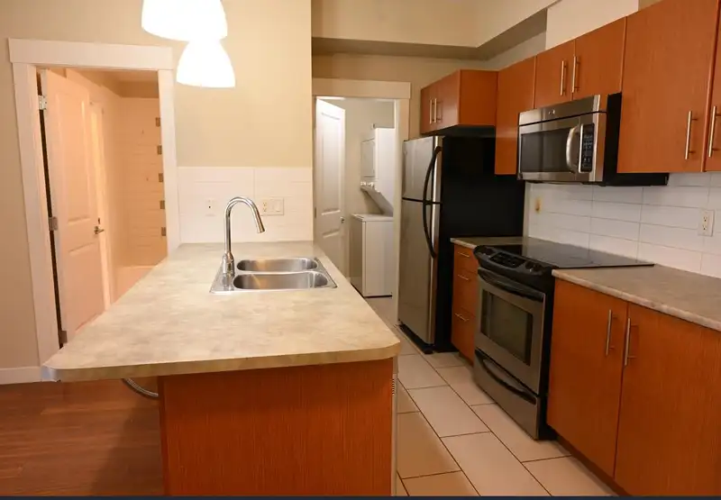 202 33545 RAINBOW AVENUE - photo 3 of 21