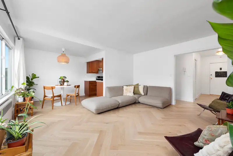34 1480 ARBUTUS STREET - photo 3 of 26