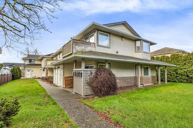 4 19690 56 AVENUE - photo 1 of 27