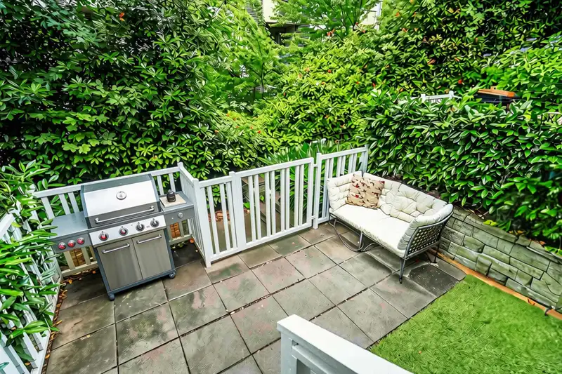 2866 SOTAO AVENUE - photo 4 of 32