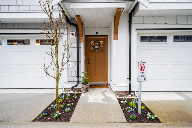 8 7937 206 STREET - photo 2 of 25