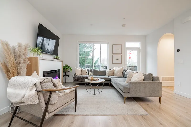 8 7937 206 STREET - photo 4 of 25