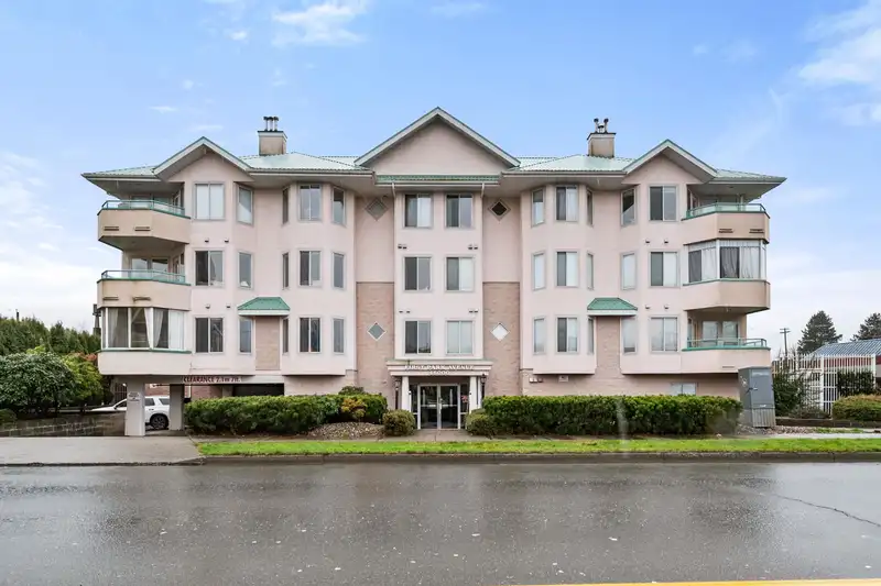 204 46000 FIRST AVENUE - photo 1 of 21