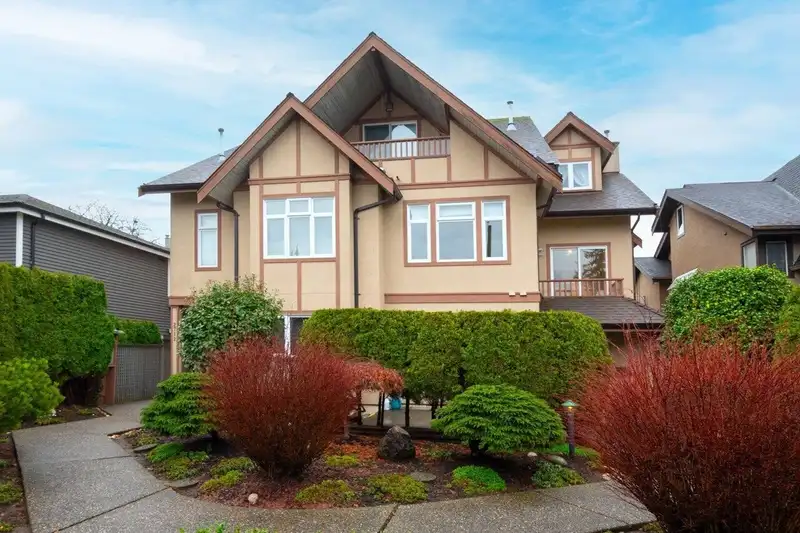 2718 W 3RD AVENUE - photo 1 of 26