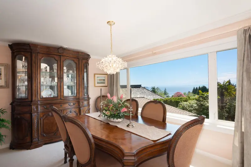 4228 ROCKRIDGE CRESCENT - photo 4 of 25