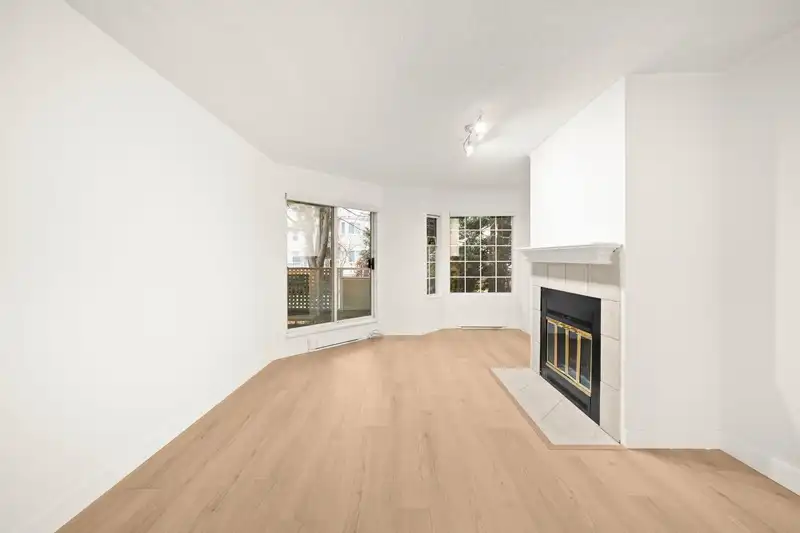 102 7591 MOFFATT ROAD - photo 4 of 25