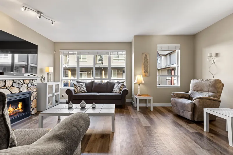 12 16772 61 AVENUE - photo 3 of 19