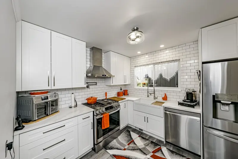 3035 ASHBROOK PLACE - photo 3 of 25