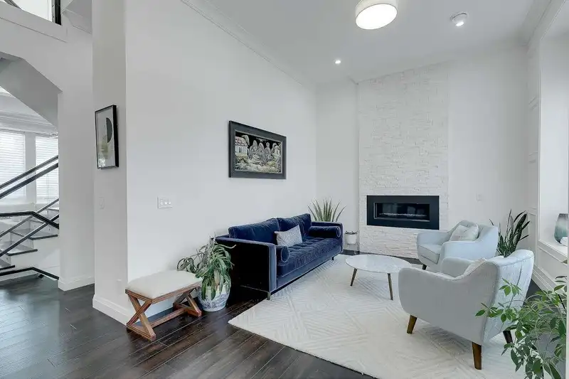 11482 86A AVENUE - photo 4 of 40