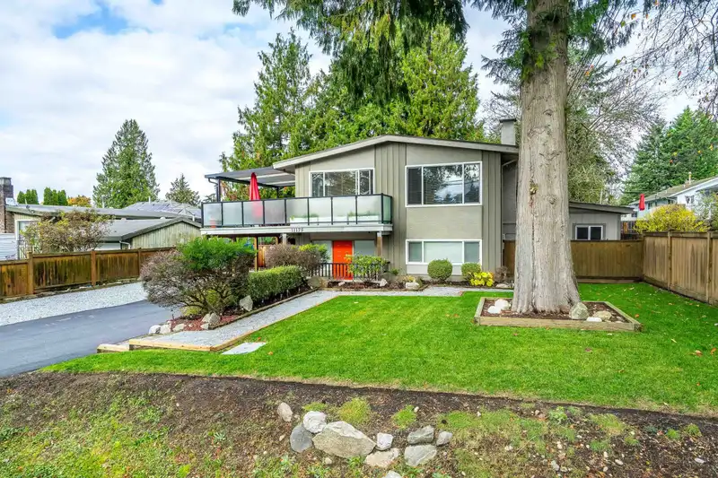 11175 86 AVENUE - photo 3 of 40
