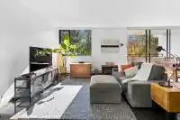 605 1725 PENDRELL STREET - thumbnail 5