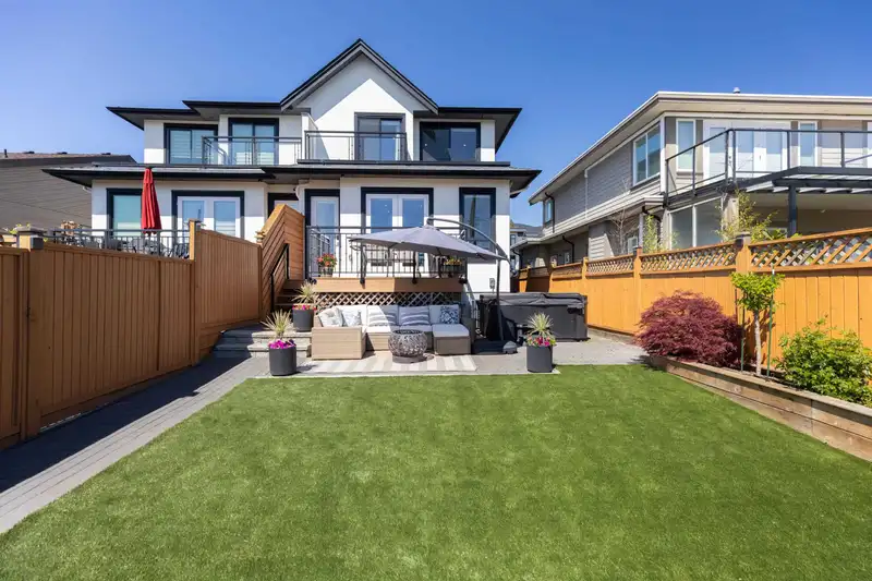 215 E 22ND STREET - photo 2 of 31