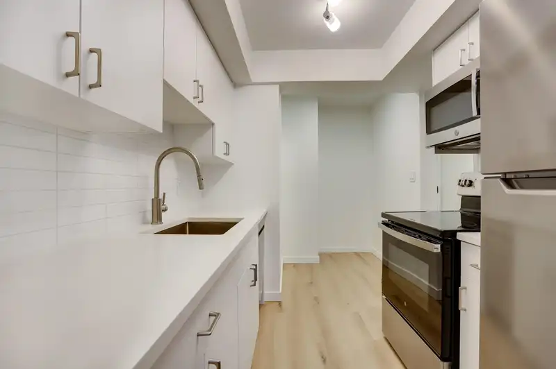 302 1251 W 71ST AVENUE - photo 4 of 23