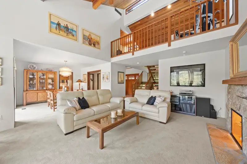 23956 64 AVENUE - photo 4 of 40