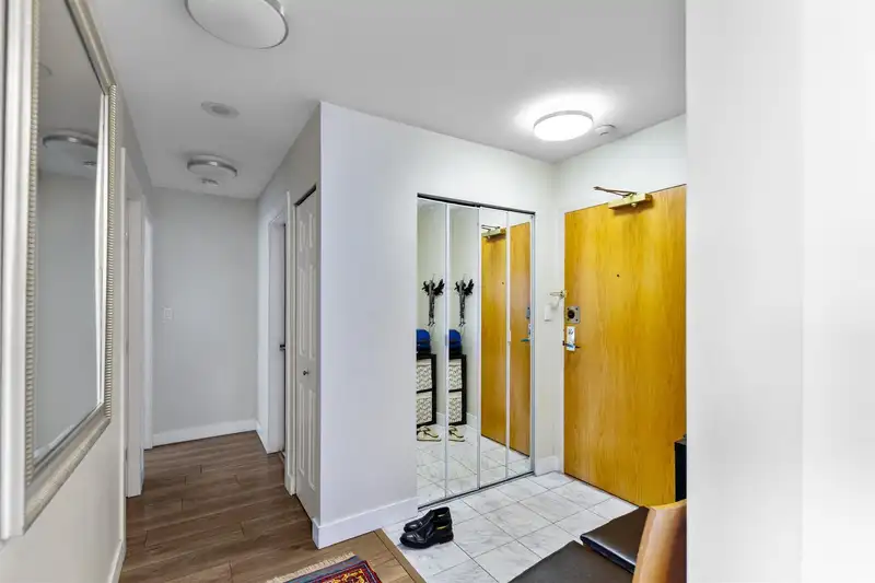 1402 9603 MANCHESTER DRIVE - photo 3 of 22
