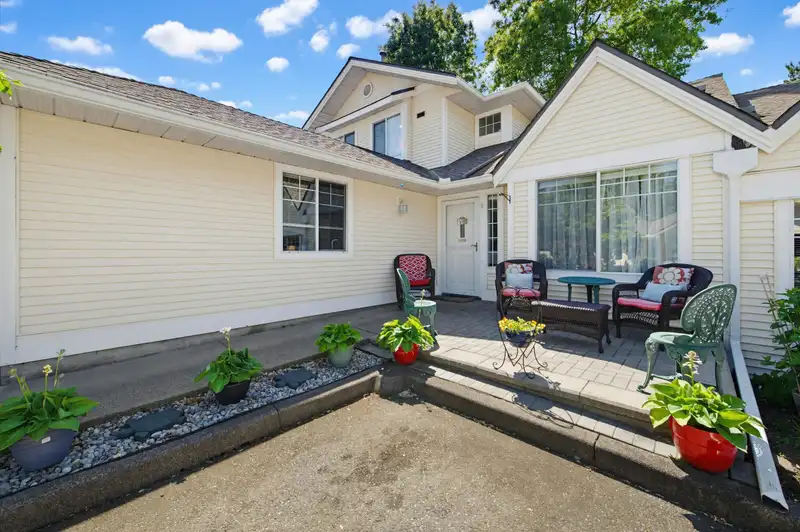 57 8737 212 STREET - photo 2 of 40