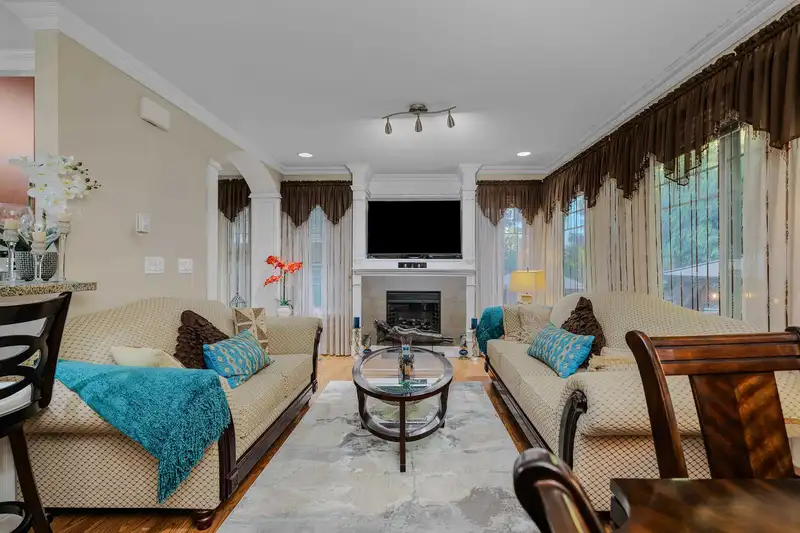 44 6110 138TH STREET - photo 4 of 38