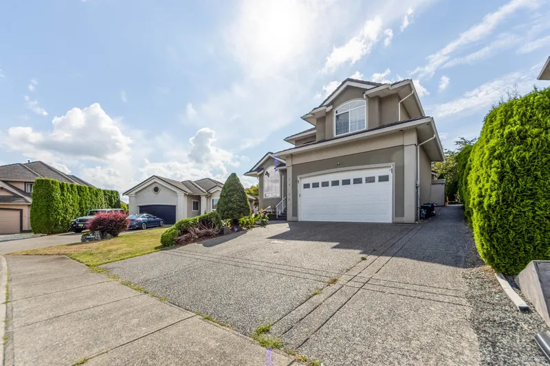 34758 PAKENHAM PLACE - photo 2 of 25