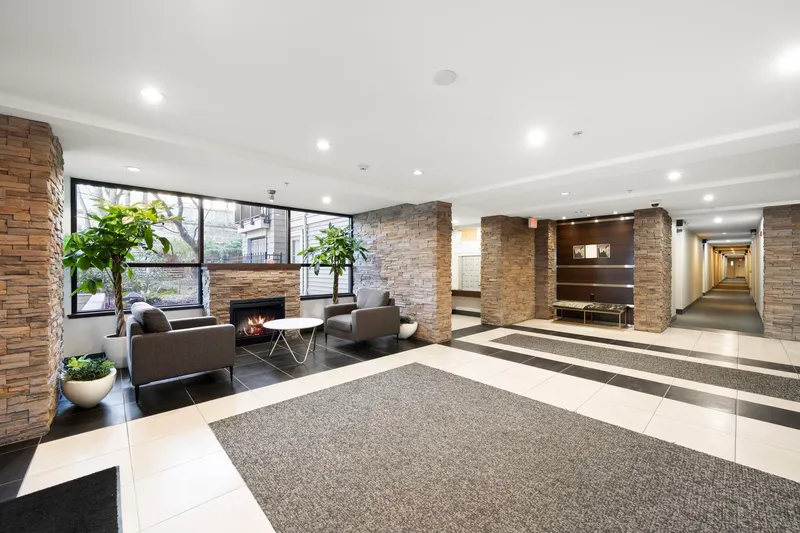 322 2088 BETA AVENUE - photo 3 of 22