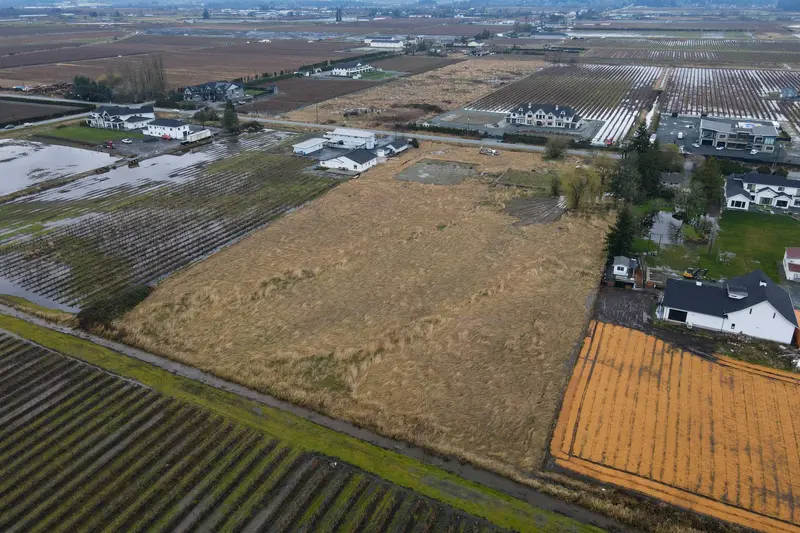 16952 40 AVENUE - photo 4 of 20