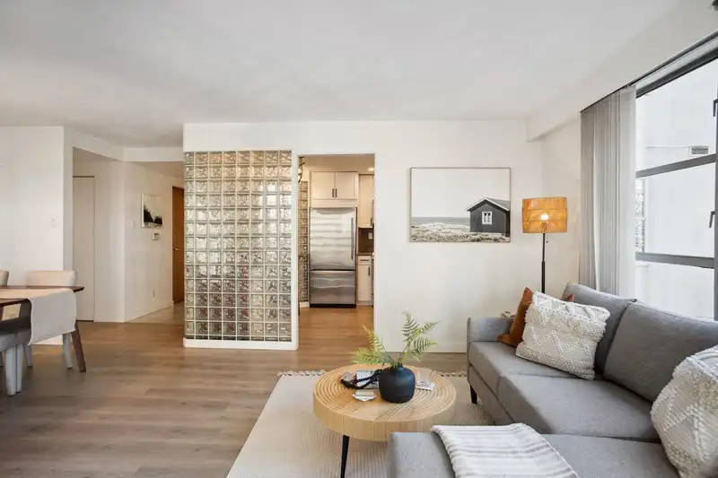 401 1006 BEACH AVENUE - photo 4 of 40