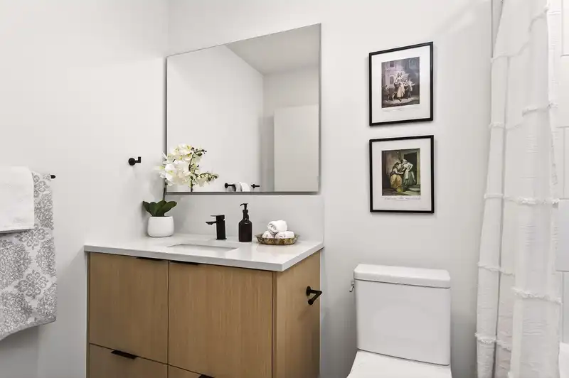 204 333 ST. DAVIDS AVENUE - photo 4 of 5