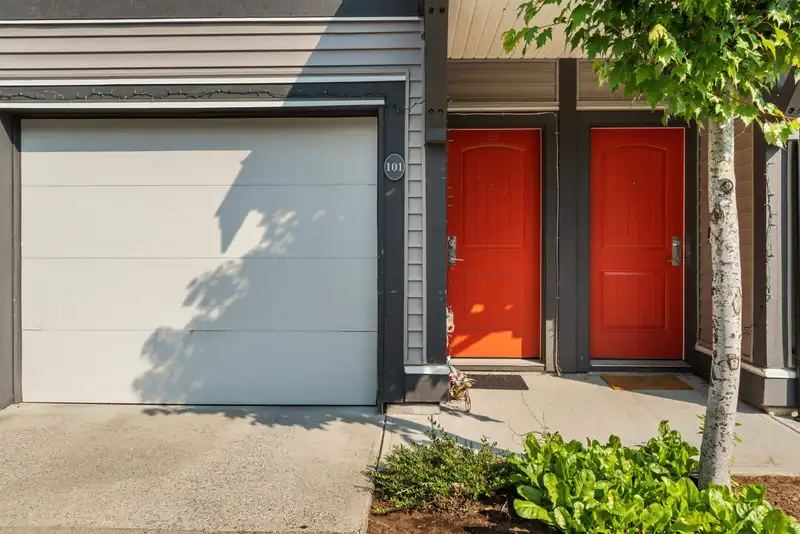 101 14555 68 AVENUE - photo 2 of 25