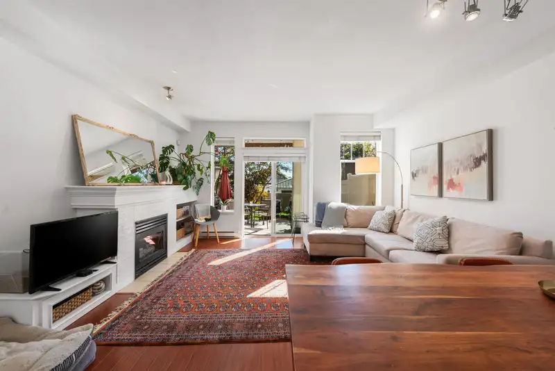 20 7238 18TH AVENUE - photo 1 of 39