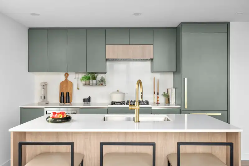 2303 13573 98A AVENUE - photo 1 of 14