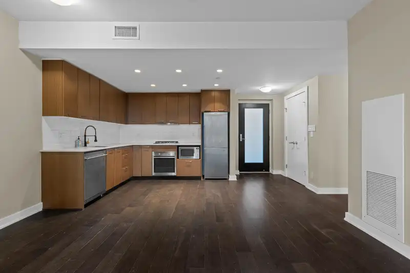 303 1372 SEYMOUR STREET - photo 4 of 40