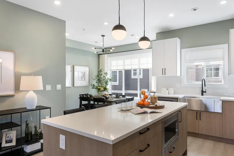 33 7716 207 STREET - photo 2 of 25