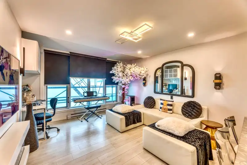 704 2468 E BROADWAY - photo 4 of 34
