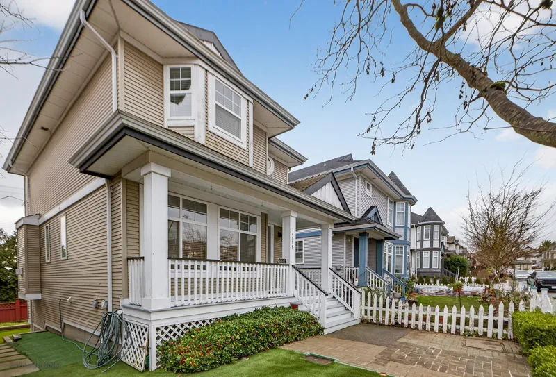 14896 56A AVENUE - photo 2 of 25