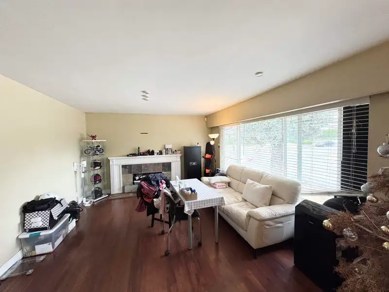 1305 KENSINGTON AVENUE - photo 4 of 19