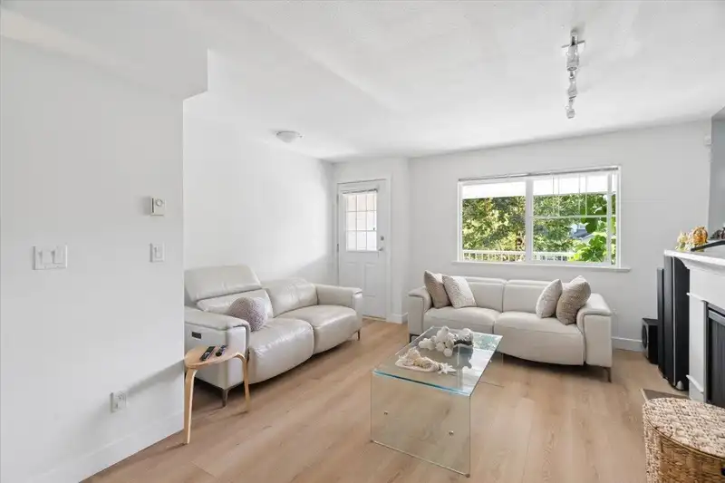 9 6555 192A STREET - photo 4 of 31